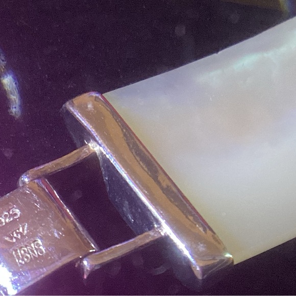 Vintage Mother of Pearl stamped 925 WW Hong Kong. - Picture 4 of 8